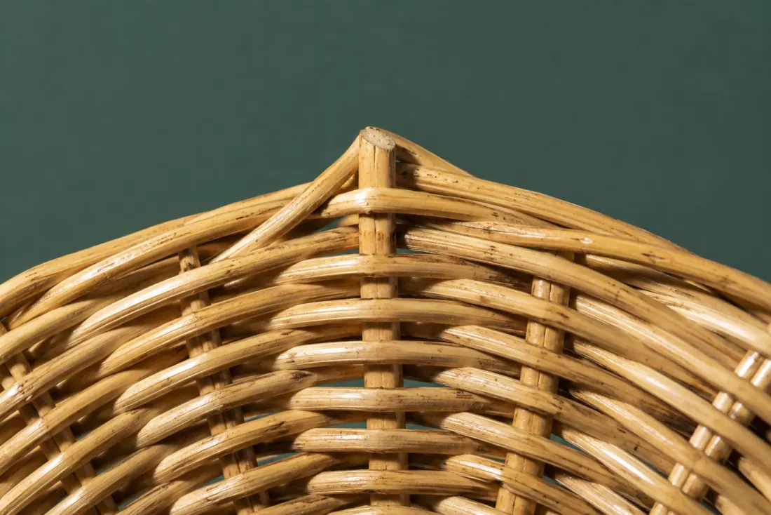 The visible flaw on ON-B-01: The border rises 3 mm at the closing point. A splinter has lifted on the underside near the rim, about 20 mm long.