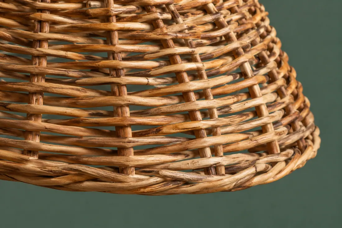 The weave and rim of ON-C-05 in close-up. Open randing over widely spaced rods; the border closes at the front and rod butts point inward.