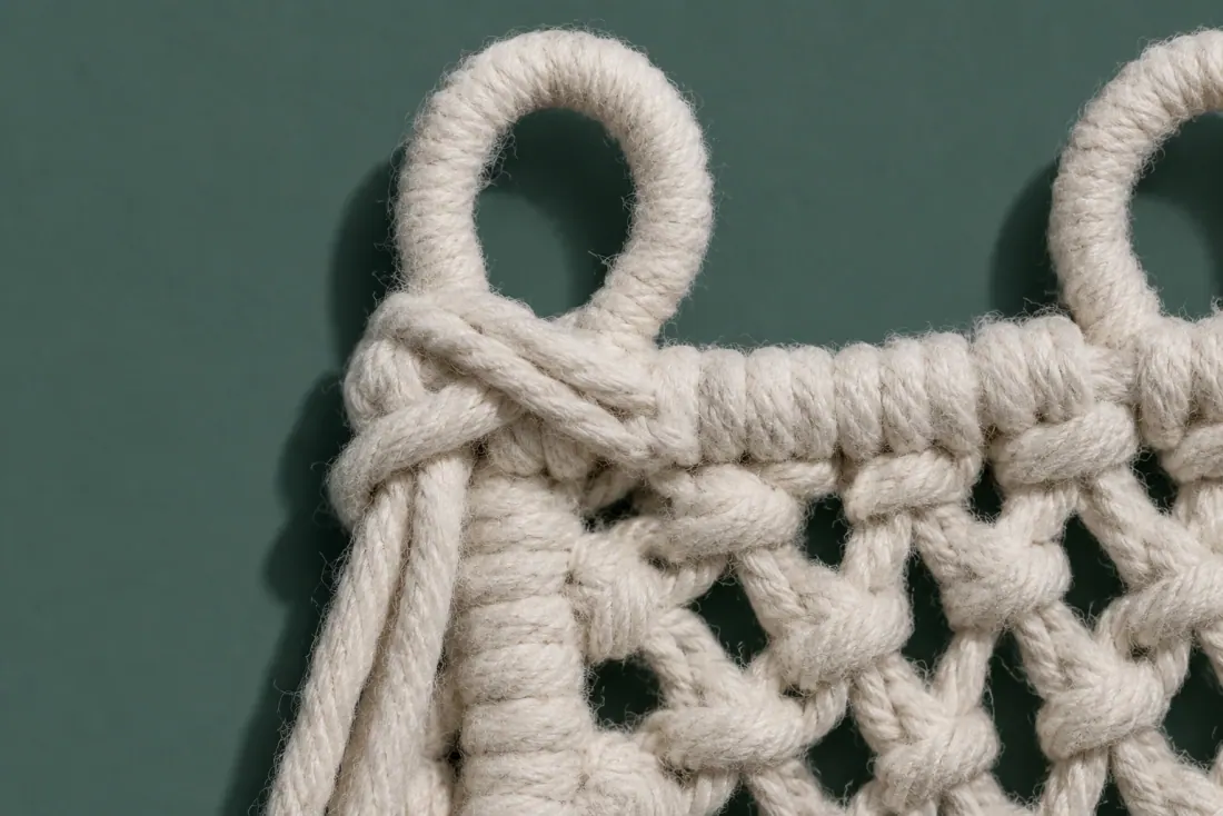 The visible flaw on ON-C-07: Two turns of cord have crossed near the top ring on the left. The lower edge is 3 mm oval.