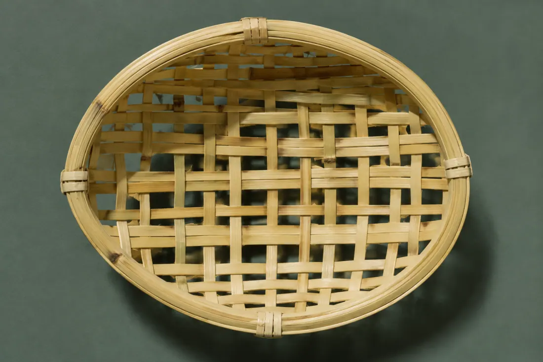 The visible flaw on ON-D-03: The hoop is 7 mm out of round. A 20 mm burr lifts on the back face near the reversal ring.